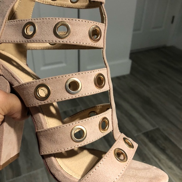 Sandals - Picture 5 of 6